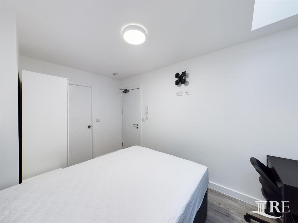 Room 2..jpg