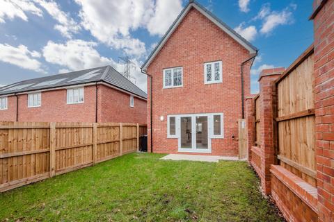 3 bedroom house to rent, at The Fairways, 35 Birdie Lane M38
