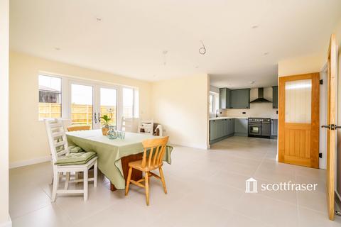 3 bedroom detached house to rent, Brize Norton Road, Minster Lovell, Witney, OX29