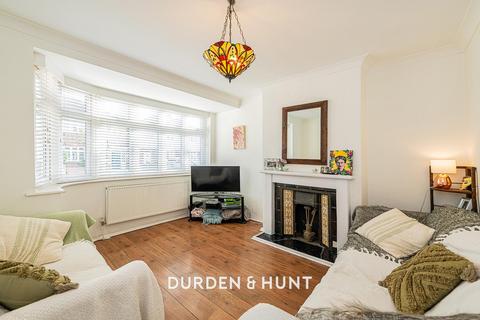 undefined, Walden Way, Hainault, IG6