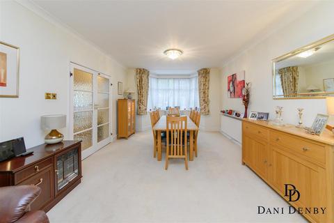 4 bedroom detached house for sale, Hazel Gardens, Edgware HA8