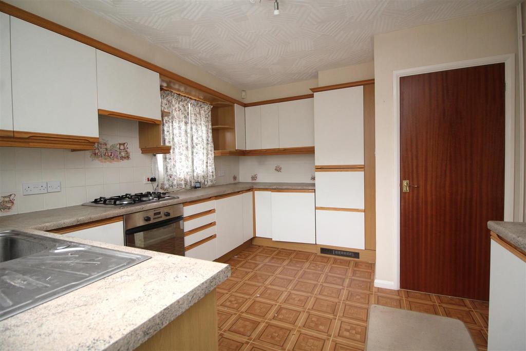 Kitchen 1 .JPG
