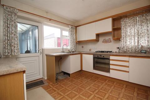 3 bedroom detached bungalow for sale, Oakdale Avenue, Stanground, Peterborough