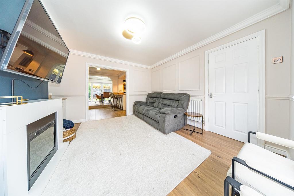 2-Cartmel-Drive-10.jpg