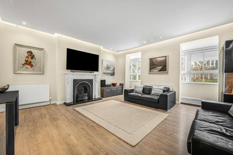 3 bedroom flat for sale, Arkwright Road, Hampstead, London