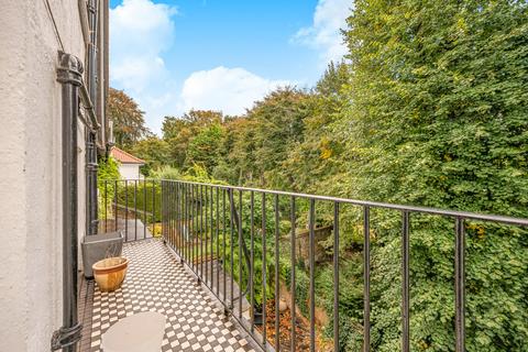 3 bedroom flat for sale, Arkwright Road, Hampstead, London