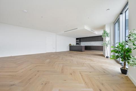 undefined, Charrington Tower, New Providence Wharf, London E14