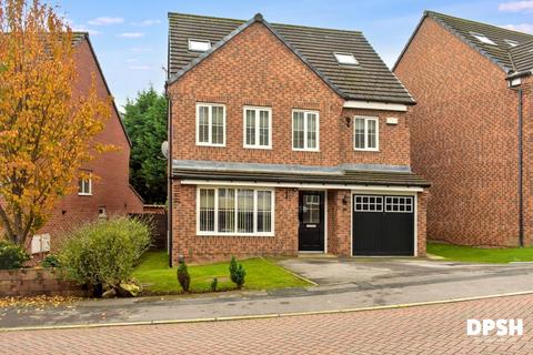 4 bedroom detached house for sale, Waggon Road, Leeds