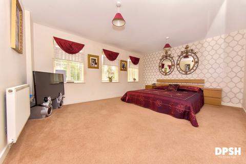 4 bedroom detached house for sale, Waggon Road, Leeds
