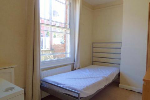 5 bedroom house to rent, Tyndale Road