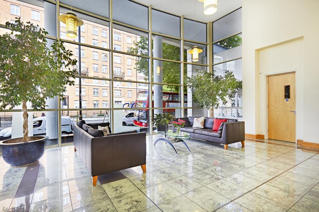 Foyer 3