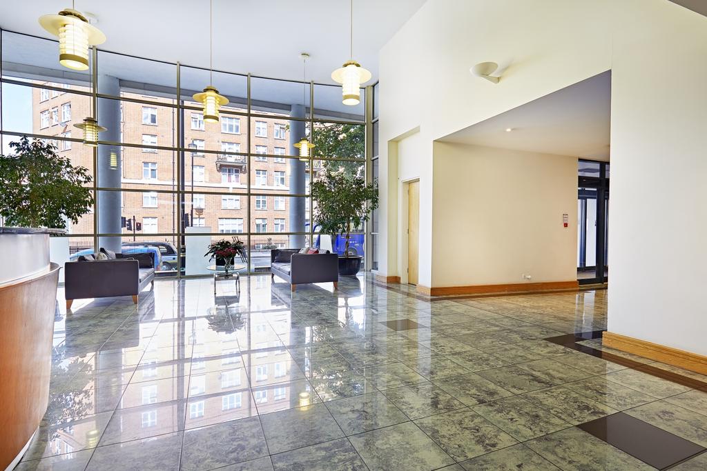 Foyer 2