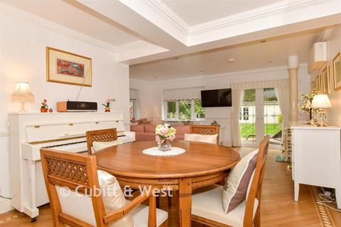 undefined, Nuthurst Street, Horsham RH13