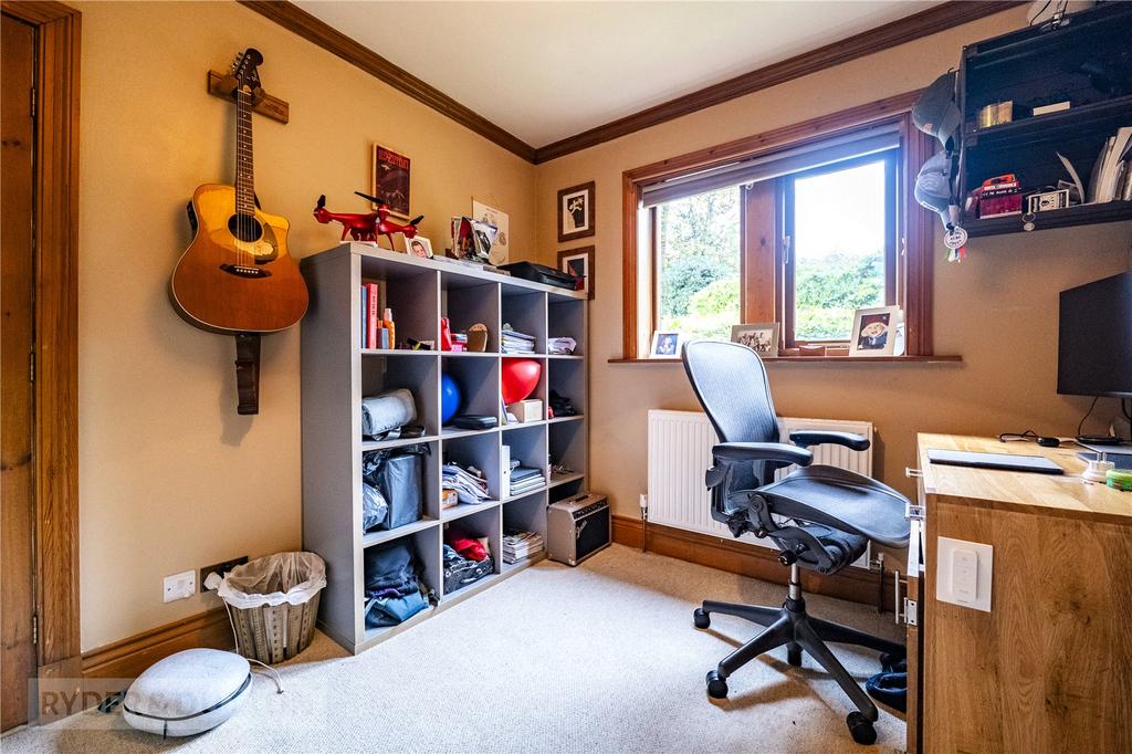 Bedroom/Office