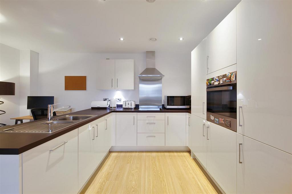 Flat 39, Orwell Court - WMi6 EZvzm Fm HKy Ig0 WYj.jpg
