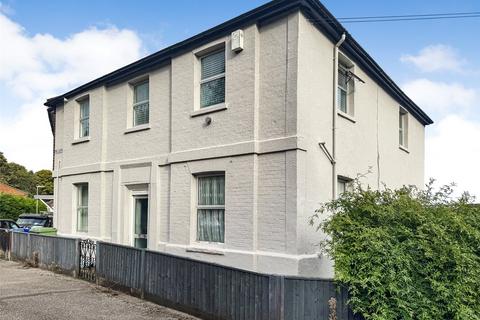 3 bedroom maisonette for sale, Pavilion Road, Hampshire GU11