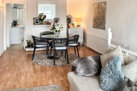 3 bedroom maisonette for sale, Pavilion Road, Hampshire GU11