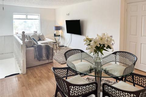 3 bedroom maisonette for sale, Pavilion Road, Hampshire GU11