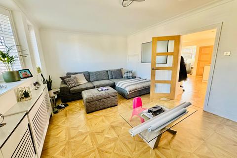 1 bedroom in a house share to rent, Chobham Road, Ascot SL5