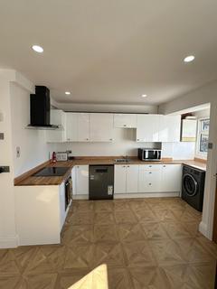 1 bedroom in a house share to rent, Chobham Road, Ascot SL5
