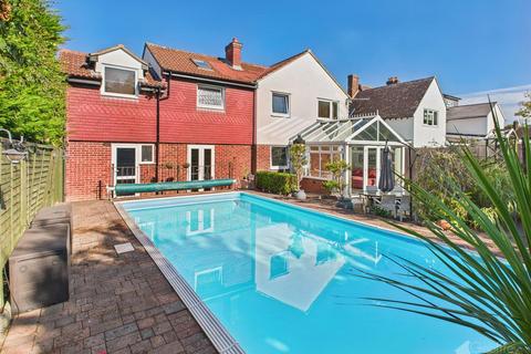 5 bedroom detached house for sale, Park Avenue, Harlow CM17