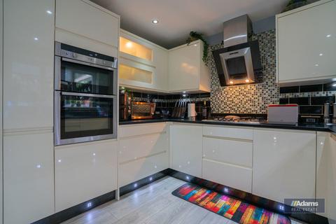 4 bedroom detached house for sale, Pilgrims Way, Sandymoor