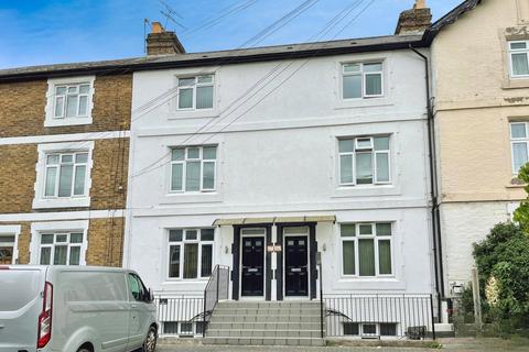 1 bedroom flat to rent, Hencroft Street South, Slough SL1