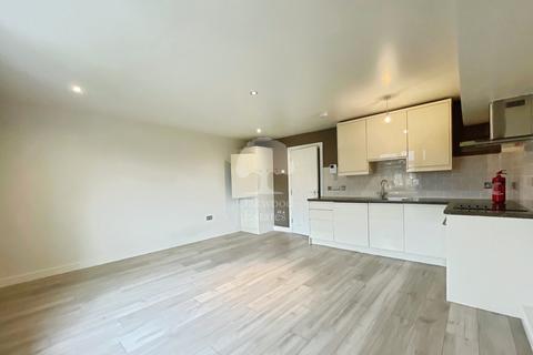 1 bedroom flat to rent, Hencroft Street South, Slough SL1