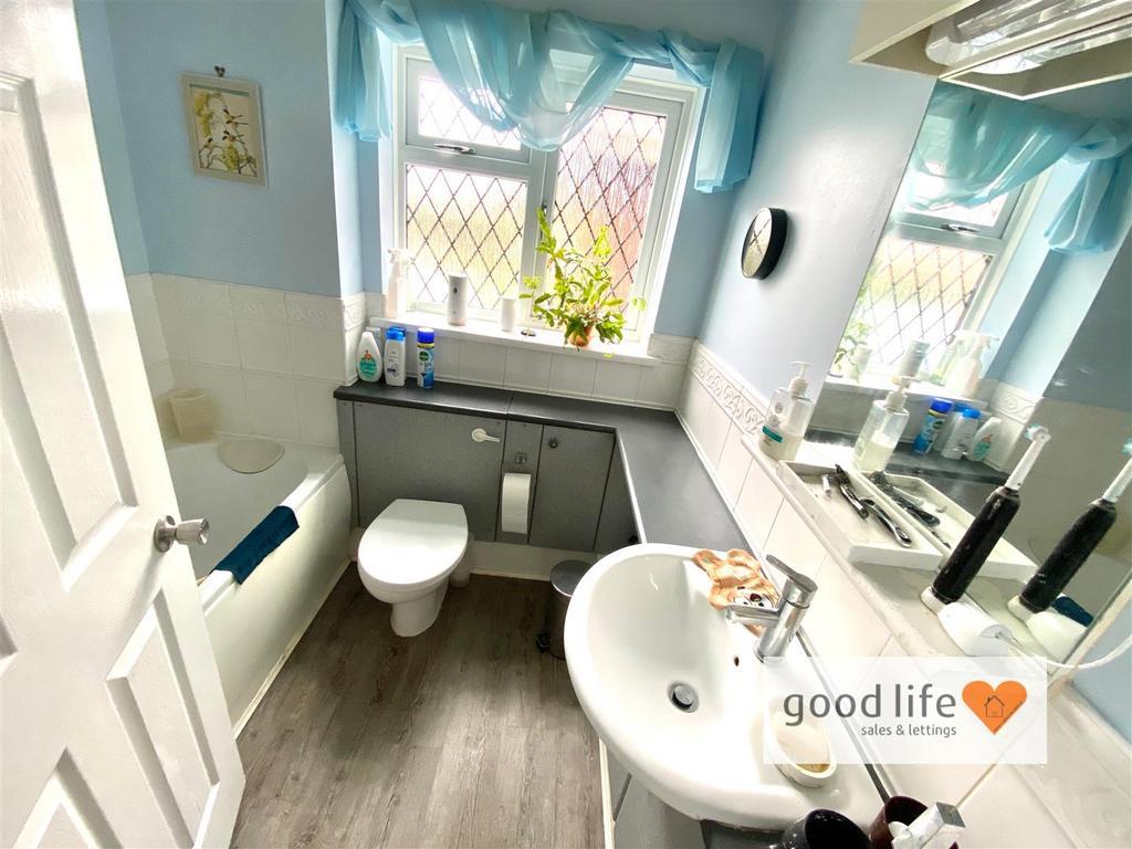 20251013 101152609 i OS39heathfield.jpg