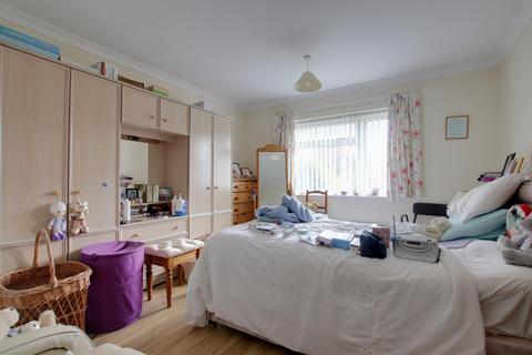 3 bedroom semi-detached bungalow for sale, CHERRY TREE AVENUE, FAREHAM