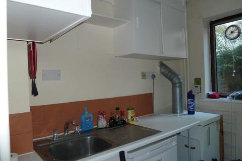 undefined, Horwood Close