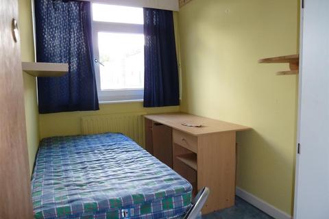 undefined, Horwood Close