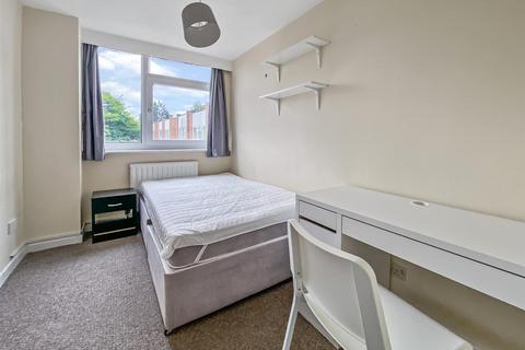 undefined, Horwood Close