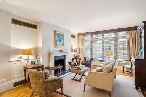 undefined, St Michaels Mews, Belgravia Place, Belgravia, London, SW1W