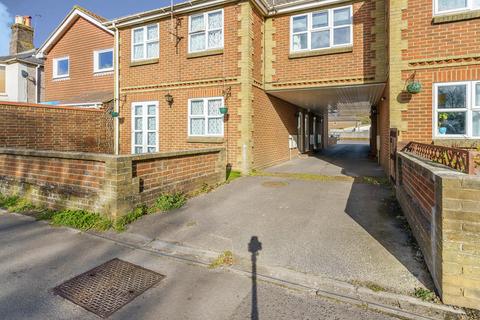 2 bedroom flat to rent, Elm Grove, Hayling Island, PO11