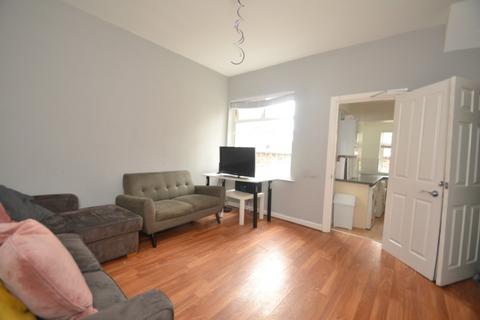 4 bedroom terraced house to rent, Braemar Road, Manchester M14