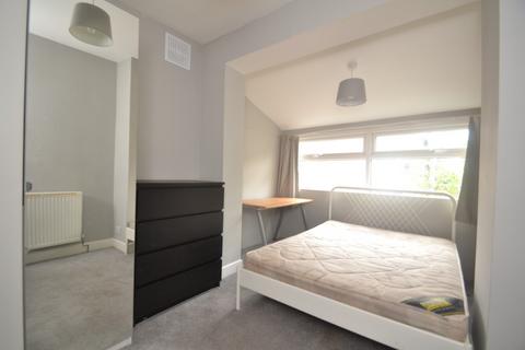 4 bedroom terraced house to rent, Braemar Road, Manchester M14