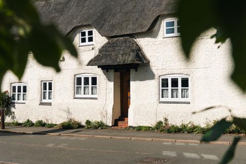 4 bedroom detached house for sale, Main Street, Houghton-On-The-Hill, LE7