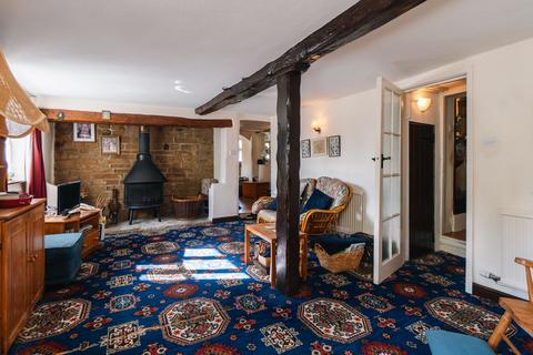 4 bedroom detached house for sale, Main Street, Houghton-On-The-Hill, LE7