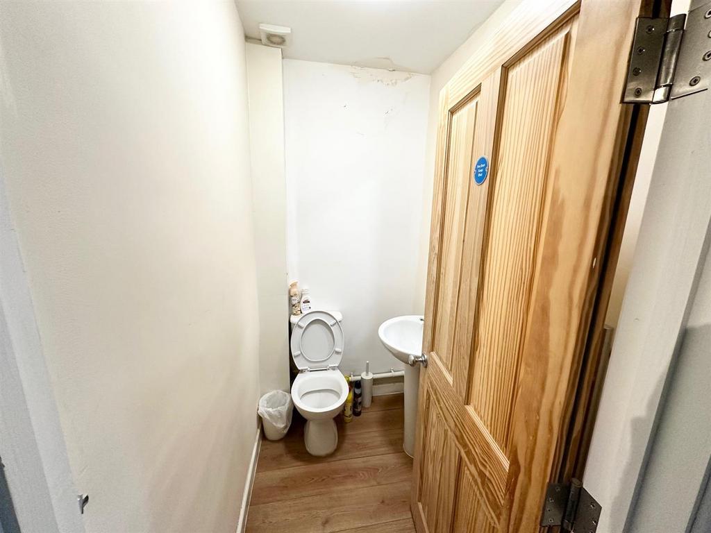 GF wc.jpg