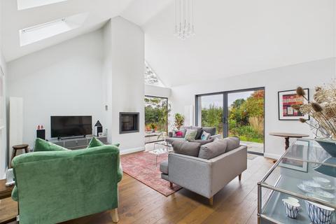 2 bedroom semi-detached house for sale, Wellesbourne Road, Alveston CV37