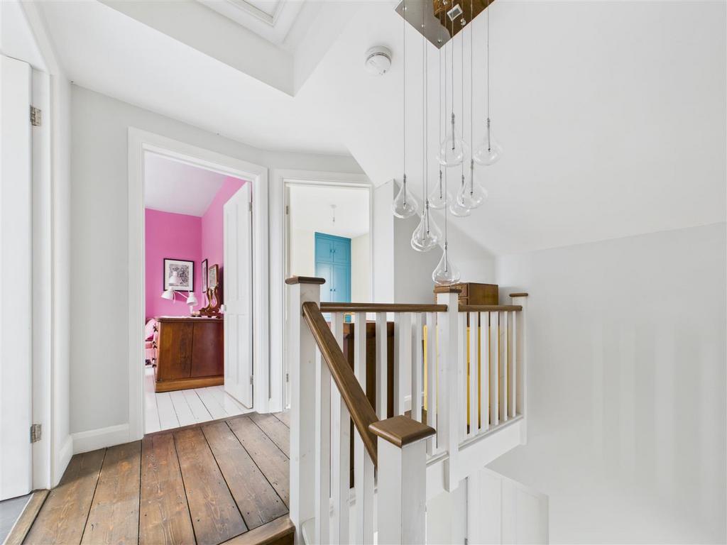 CAM05251 G0-PR0094-STILL042.jpg