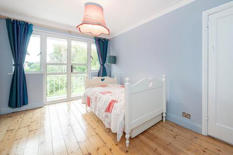 59 Park House Gardens, Twickenham, TW1 2DF