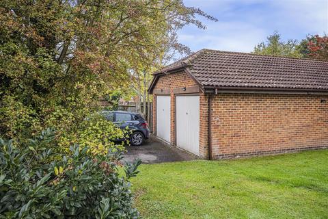 undefined, Theobalds Close, Kemsing, Sevenoaks