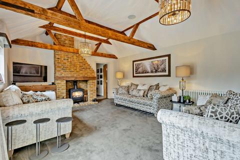 4 bedroom semi-detached house for sale, Pages Lane, Romford