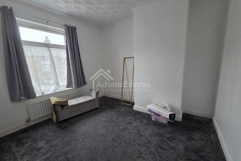 3 bedroom terraced house to rent, Thornville Street, Dewsbury