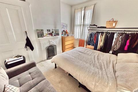 3 bedroom flat to rent, Ashburnham Road, Kensal Rise, London
