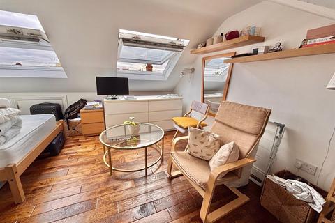 3 bedroom flat to rent, Ashburnham Road, Kensal Rise, London