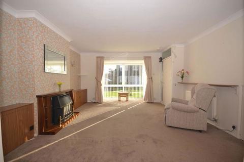 3 bedroom end of terrace house for sale, Elm Tree Close, Selsey, Chichester, West Sussex, PO20 0SQ