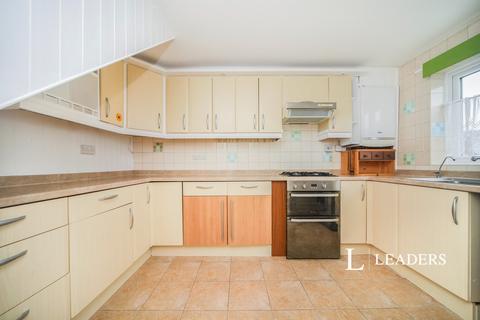 3 bedroom house to rent, Sturdee Close, IP24